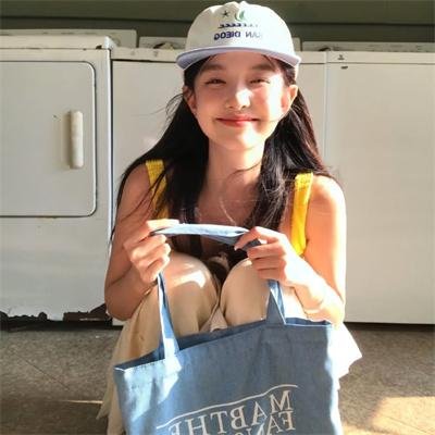 彩虹艳女